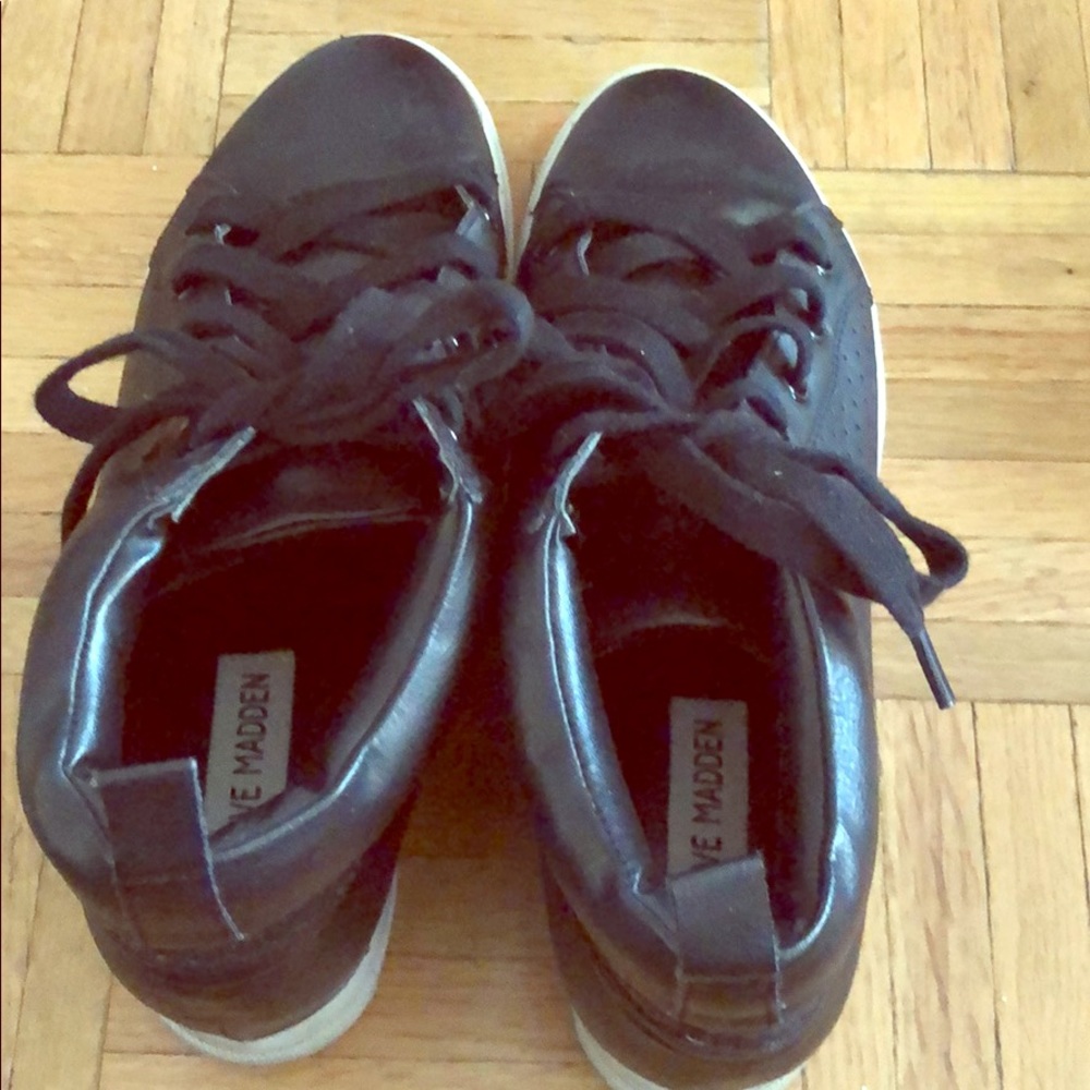 Steve Madden Latte black wedge sneakers